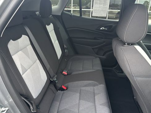 Used 2025 Chevrolet Trax LS w/ LS Convenience Package image 12