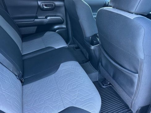 Used 2021 Toyota Tacoma TRD Off-Road w/ Technology Package image 17