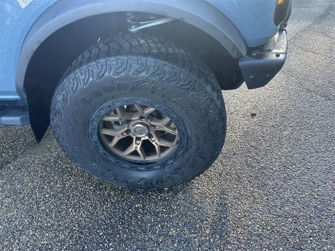 Used 2022 Ford Bronco Wildtrak image 9