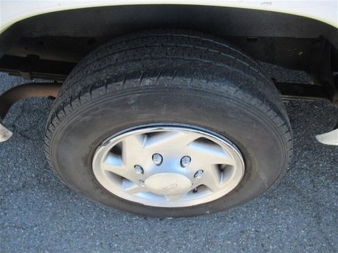 Used 2013 Ford E-150 and Econoline 150 RWD image 25