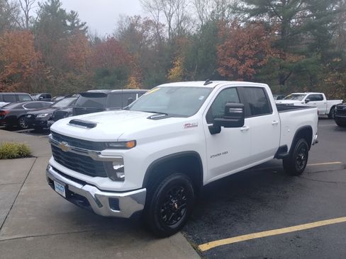 Used 2024 Chevrolet Silverado 2500 LT image 7