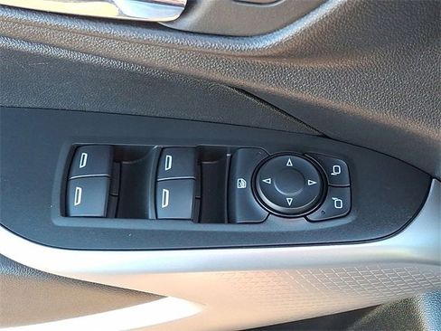 Certified 2024 Chevrolet Trax RS w/ Driver Confidence Package image 20