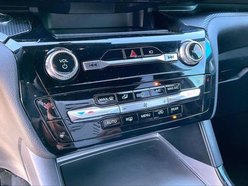 Certified 2023 Ford Explorer ST-Line image 32