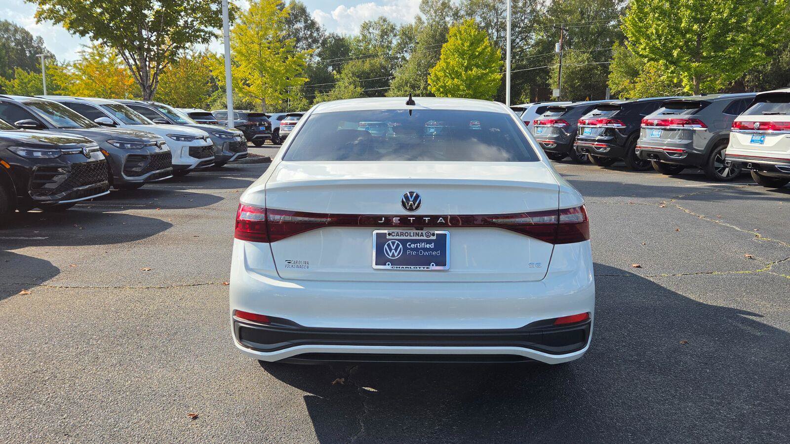 Certified 2026 Volkswagen Jetta SE FWD image 4