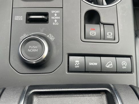 Used 2021 Toyota Highlander XSE image 32