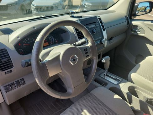 Used 2011 Nissan Frontier SV image 20