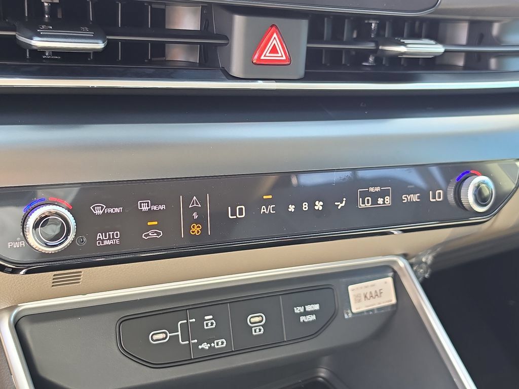 New 2027 Kia Carnival LX FWD image 25
