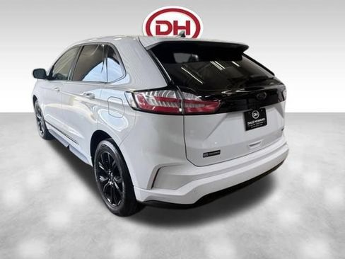 Used 2023 Ford Edge SE w/ Black Appearance Package AWD/4WD image 9