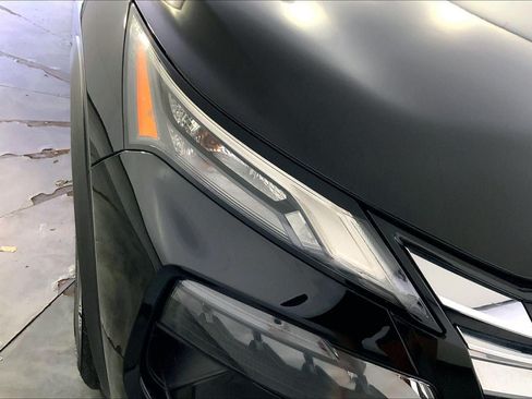 Used 2025 Nissan Rogue SV AWD/4WD image 26