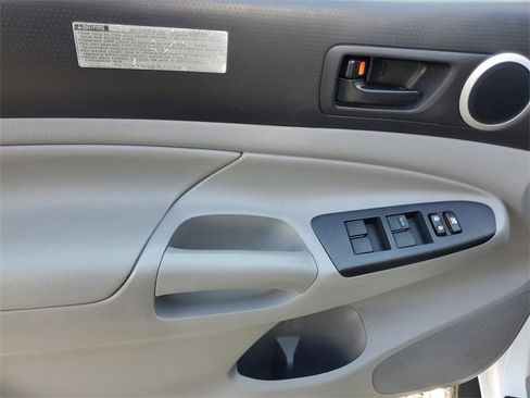 Used 2012 Toyota Tacoma PreRunner w/ TRD Off-Road Pkg image 19