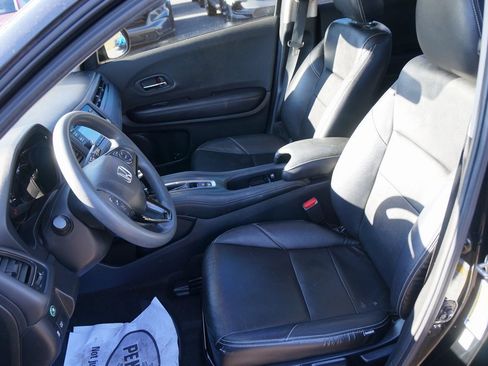 Used 2019 Honda HR-V LX image 14