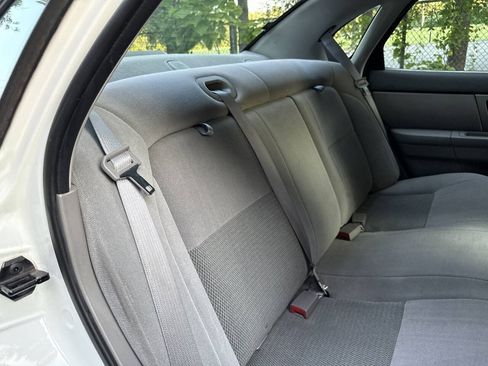 Used 2004 Ford Taurus SES FWD image 18
