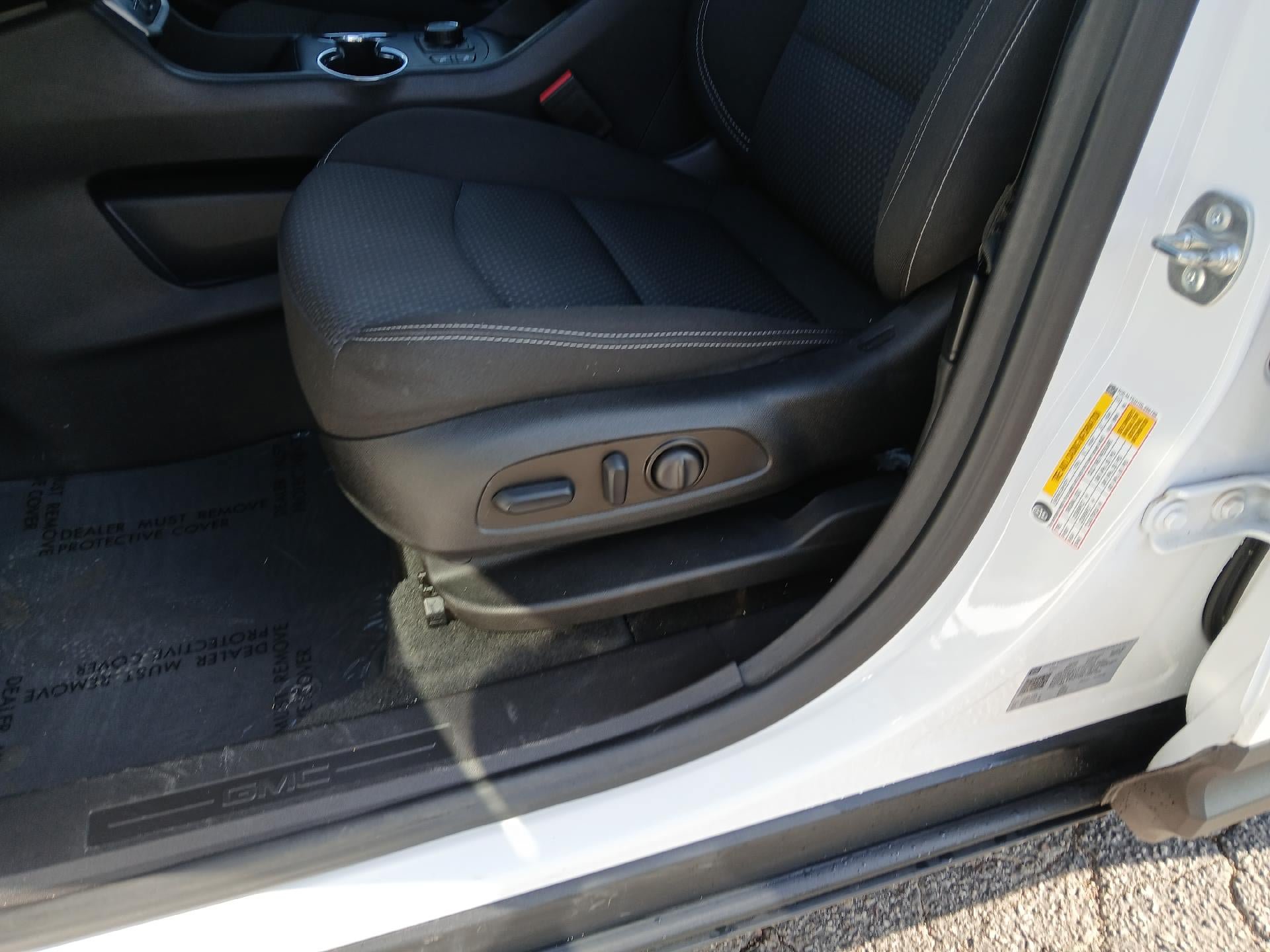 Used 2024 GMC Terrain SLE w/ Driver Convenience Package AWD/4WD image 12