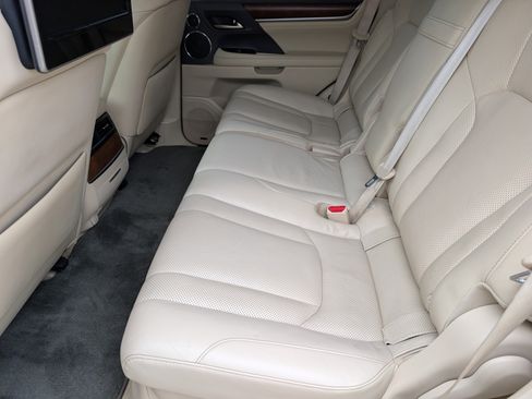 Used 2017 Lexus LX 570 4WD image 11