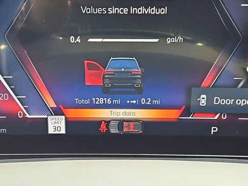 Used 2025 BMW X7 xDrive40i w/ Premium Package image 22