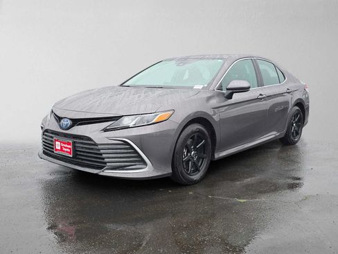 Used 2022 Toyota Camry LE FWD image 7