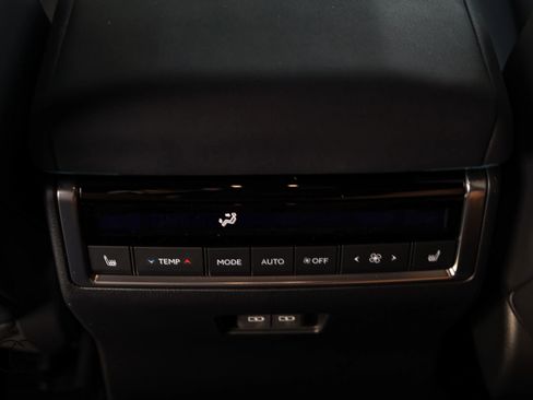 Used 2025 Lexus GX 550 w/ Accessory Package (2T) image 32