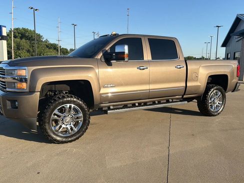 Used 2015 Chevrolet Silverado 2500 High Country w/ Duramax Plus Package AWD/4WD image 6