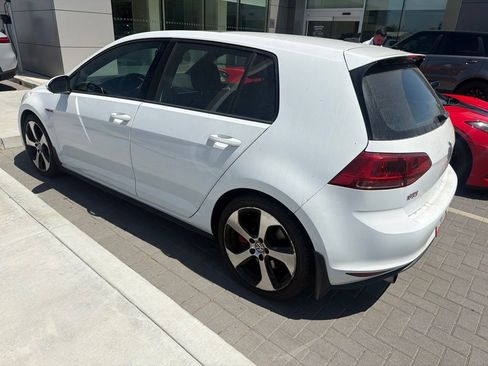 Used 2017 Volkswagen GTI SE FWD image 4