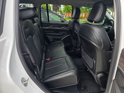 Used 2023 Jeep Grand Cherokee Limited w/ Luxury Tech Group II AWD/4WD image 26