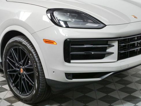 New 2026 Porsche Cayenne AWD/4WD image 38