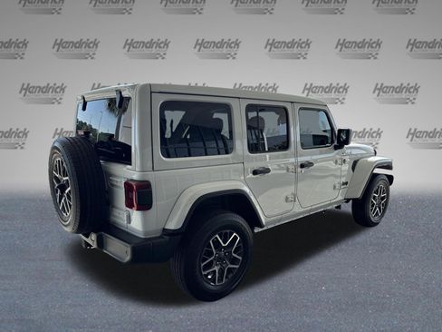 Used 2025 Jeep Wrangler Unlimited Sahara w/ Safety Group AWD/4WD image 9