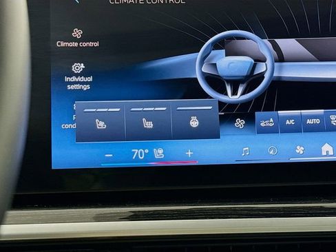 Used 2024 BMW X7 xDrive40i w/ M Sport Package image 21