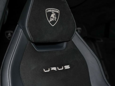 Used 2023 Lamborghini Urus Performante AWD/4WD image 35