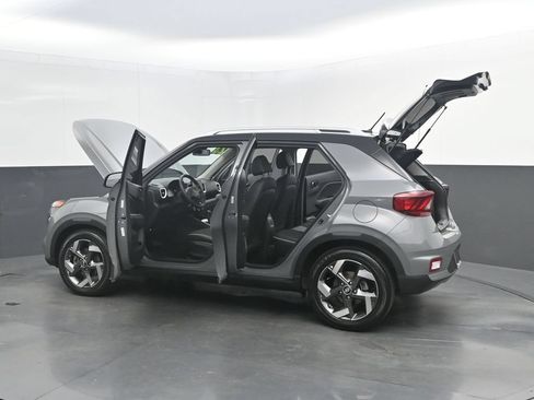 Used 2023 Hyundai Venue Limited FWD image 39