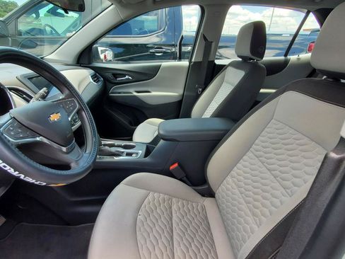 Used 2019 Chevrolet Equinox LS AWD/4WD image 3