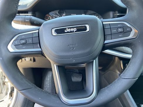 Used 2024 Jeep Compass Latitude AWD/4WD image 35
