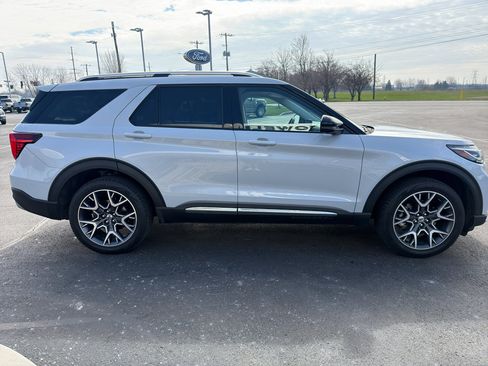 Used 2025 Ford Explorer Platinum w/ Ultimate Package image 5