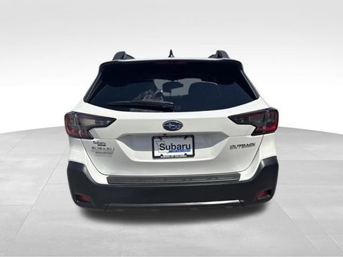Used 2024 Subaru Outback Premium AWD/4WD image 6