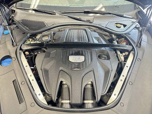 Used 2018 Porsche Panamera 4S image 16