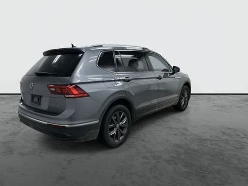Used 2022 Volkswagen Tiguan SE FWD image 4