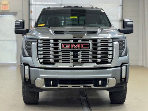 Used 2024 GMC Sierra 3500 Denali w/ Denali Reserve Package AWD/4WD image 2