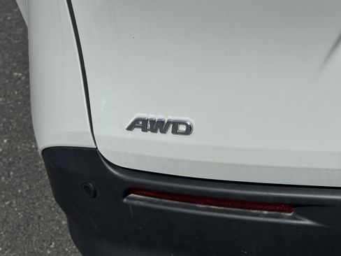 Used 2024 Toyota Sienna XLE image 21