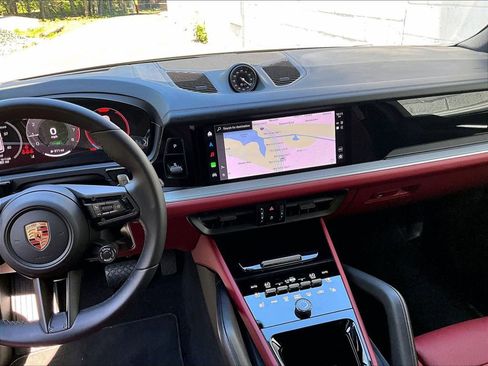 Certified 2025 Porsche Cayenne E-Hybrid AWD/4WD image 10