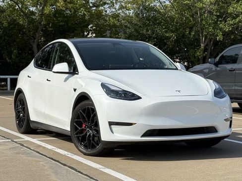 Used 2022 Tesla Model Y Performance AWD/4WD image 2