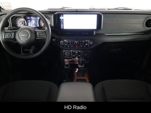 Used 2025 Jeep Gladiator Rubicon w/ Safety Group AWD/4WD image 13