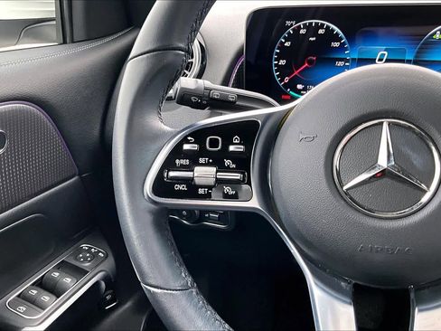 Certified 2023 Mercedes-Benz EQB 300 4MATIC image 23