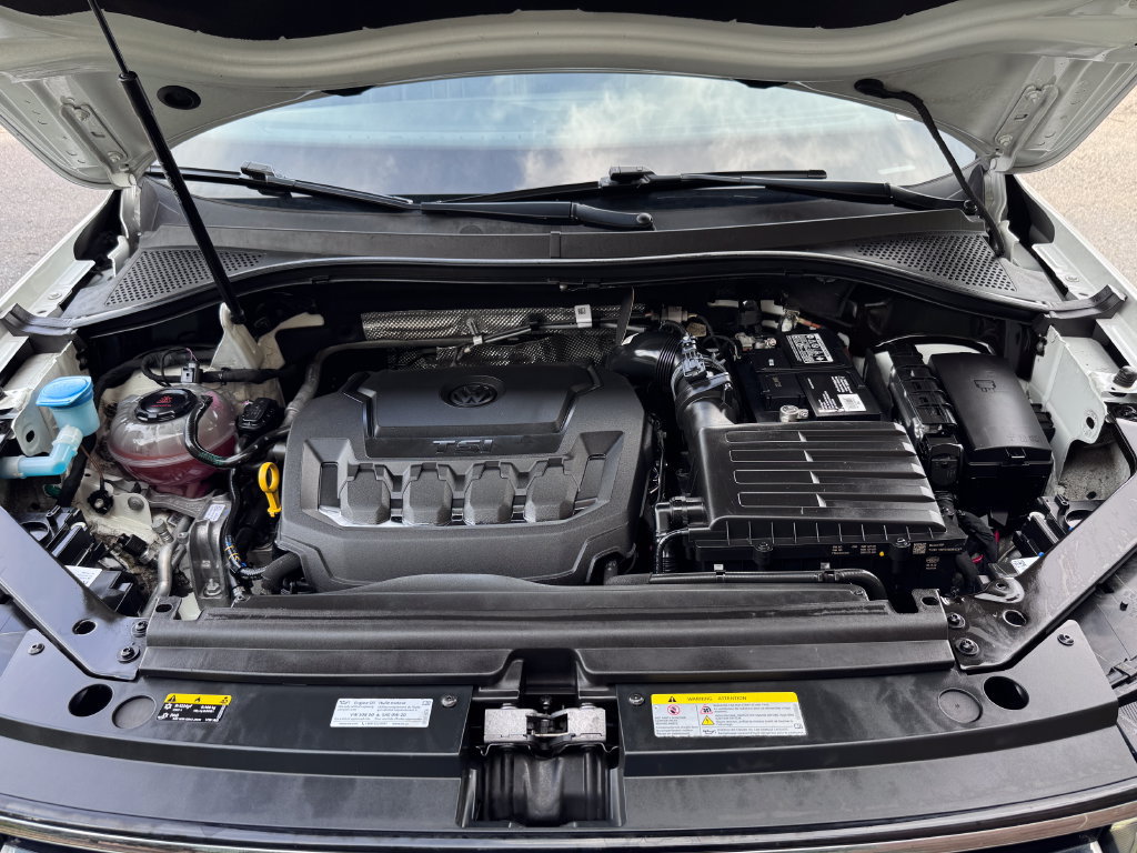 Used 2023 Volkswagen Tiguan SE AWD/4WD image 15