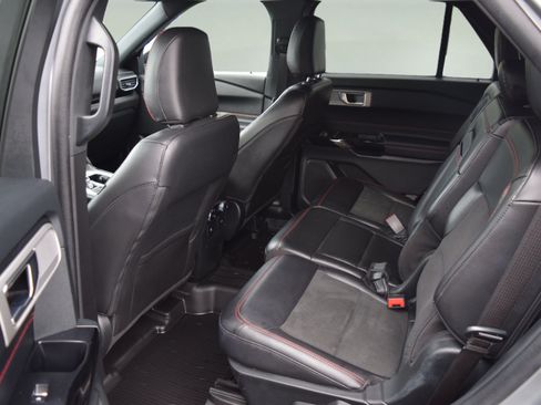 Used 2023 Ford Explorer ST-Line AWD/4WD image 8