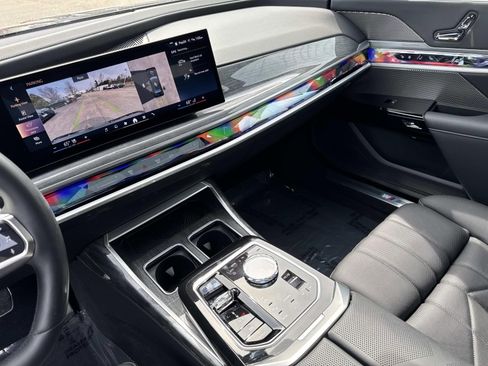 Certified 2023 BMW 760i xDrive w/ Luxury Rear Seating Package image 27