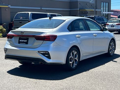 Used 2019 Kia Forte LXS FWD image 5