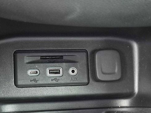 Used 2019 Chevrolet Equinox Premier AWD/4WD image 27