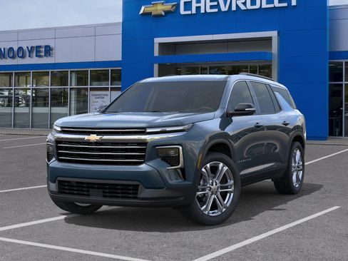 New 2025 Chevrolet Traverse LT w/ Driver Confidence Package image 30