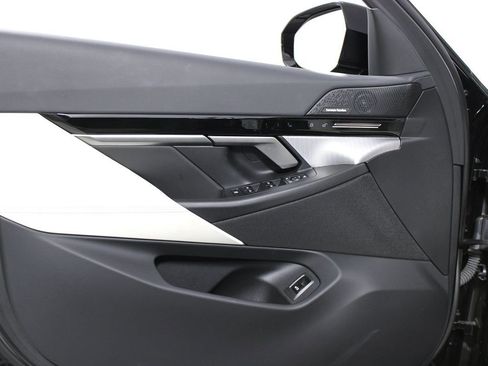 Used 2024 BMW 530i w/ M Sport Package image 6