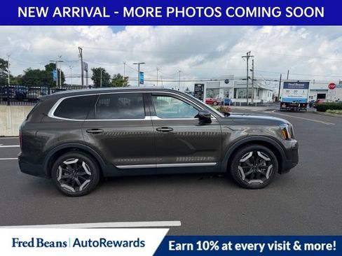 Used 2024 Kia Telluride EX FWD image 8