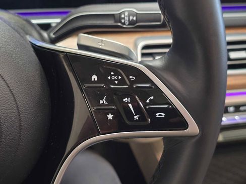 Used 2025 Mercedes-Benz GLS 450 4MATIC image 37